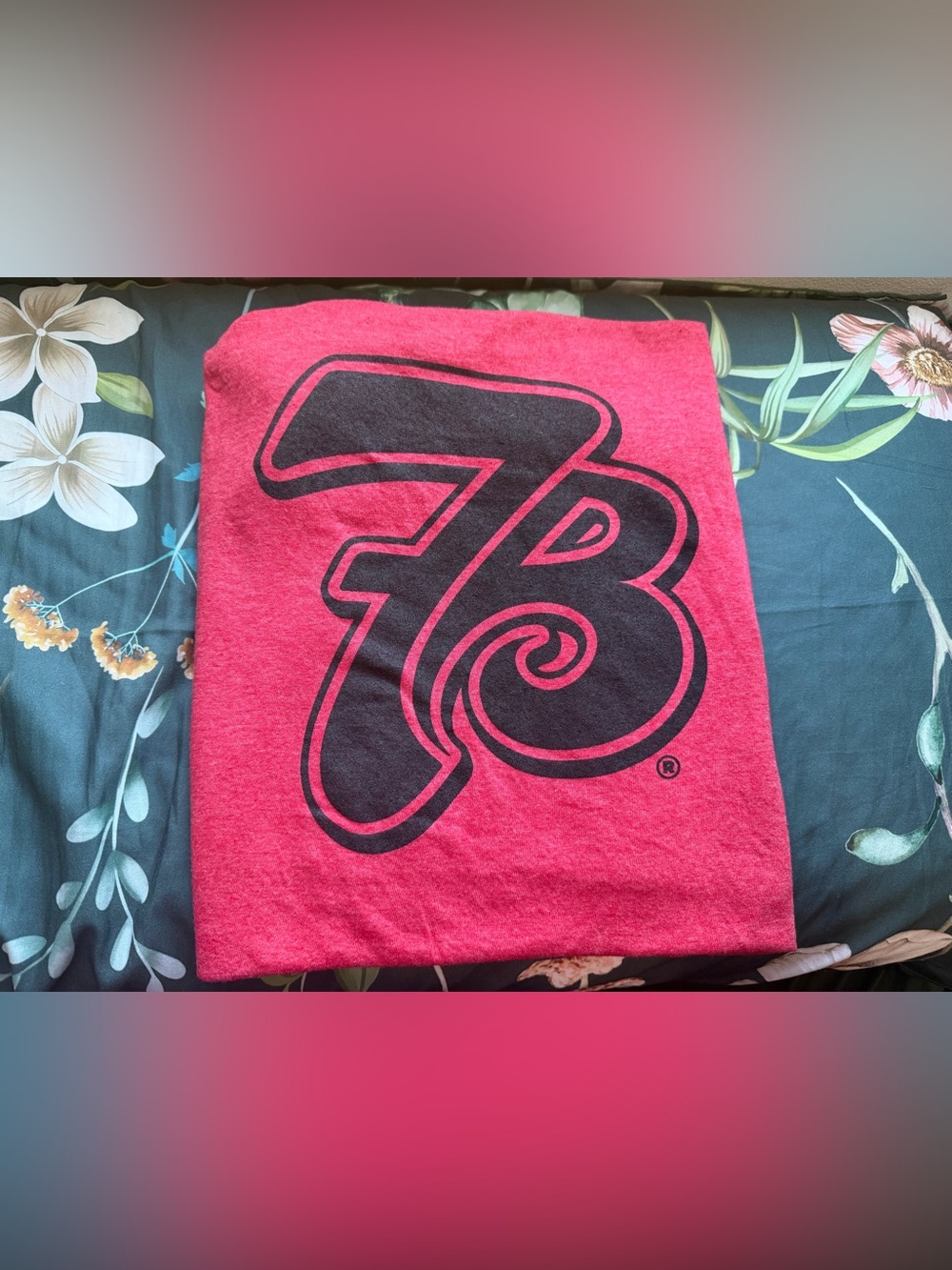7 Brew • Red 7B • T-Shirt size Small